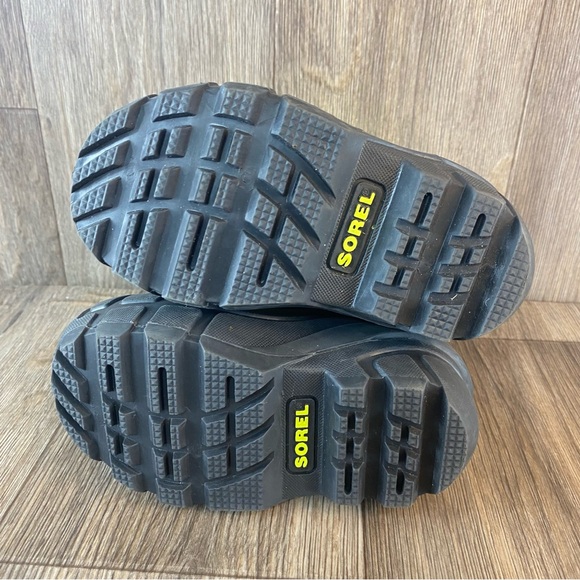 Sorel Boots Unisex Size 8 Toddler Grey Neon Green Waterproof Snow Warm Flurry - Picture 5 of 6